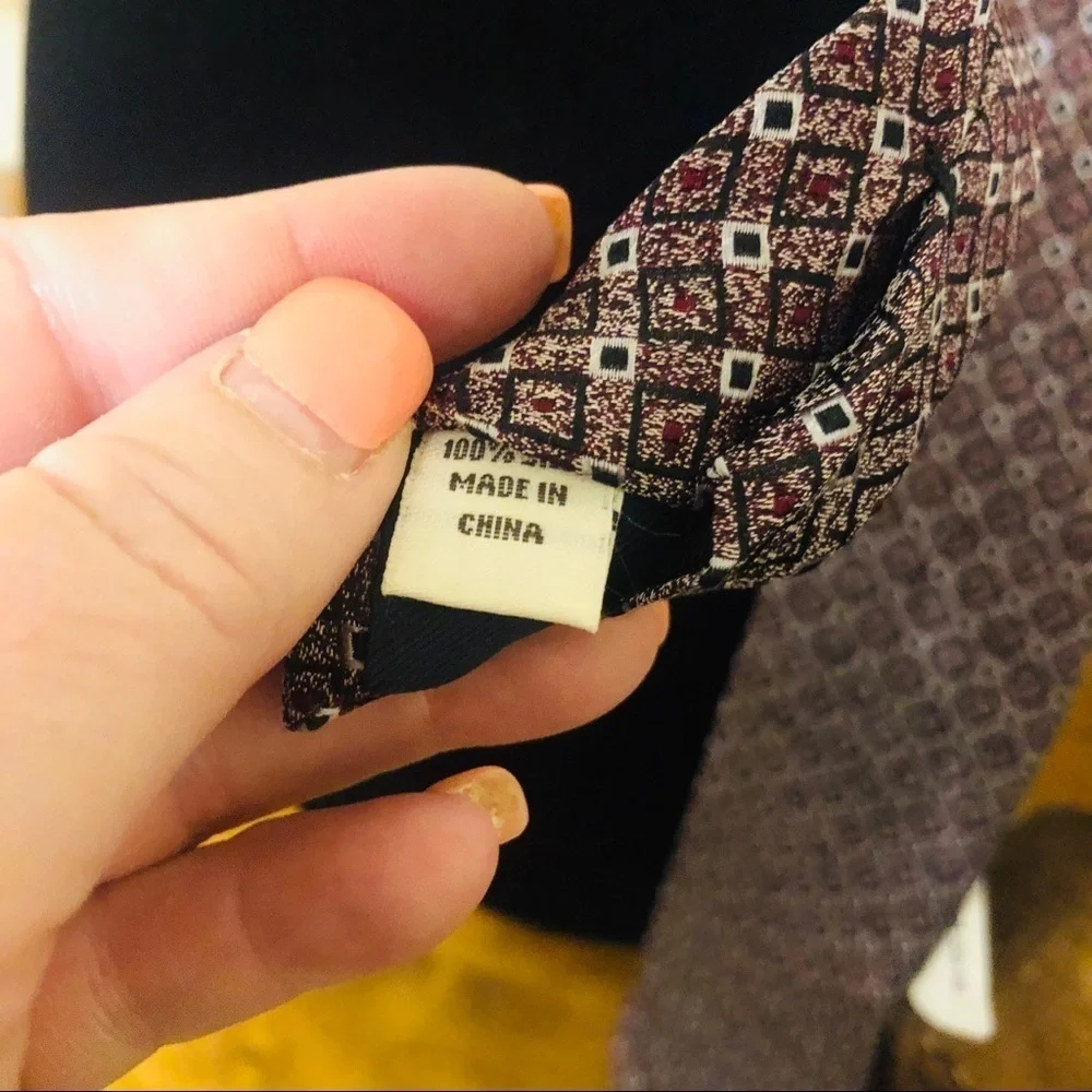 Nordstrom’s Joseph Abboud Mens 100% Silk Necktie